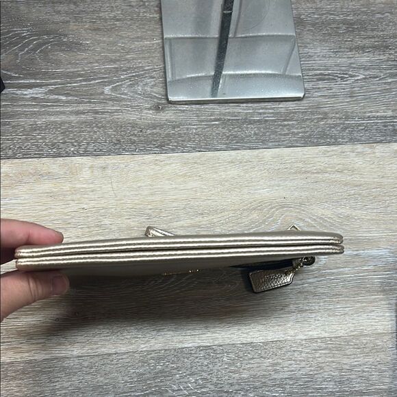 Coach pale gold Leather large Wristlet Clutch - Picture 3 of 13